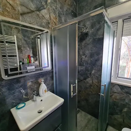 Appartement House Gjiri I Lalzit,mulliri I Danit *