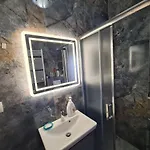 Apartment House Gjiri I Lalzit,mulliri I Danit