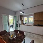 Apartment House Gjiri I Lalzit,mulliri I Danit *