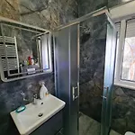 Apartment House Gjiri I Lalzit,mulliri I Danit *