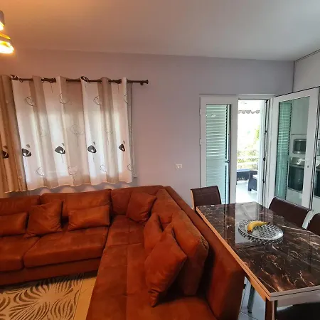 House Gjiri I Lalzit,mulliri I Danit * Plazhi San Pietro