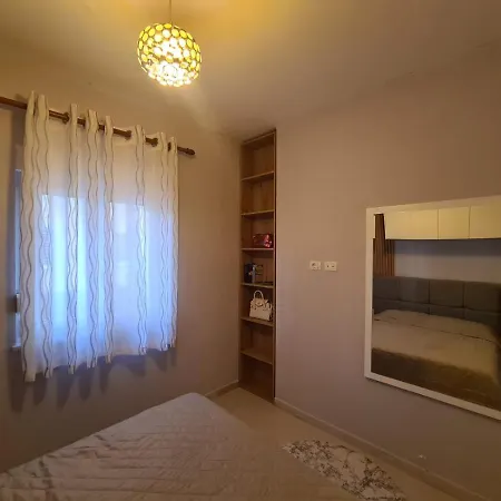 House Gjiri I Lalzit,mulliri I Danit *
