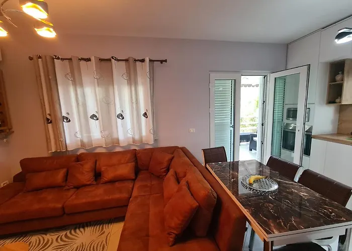House Gjiri I Lalzit,mulliri I Danit * Plazhi San Pietro